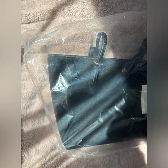 Tory Burch Emerson Leather Women's Tote - Picture 8 of 14